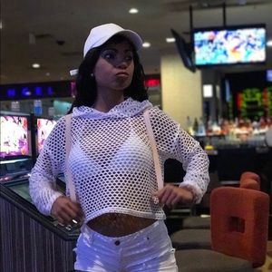 Meet your Posher, Maytee