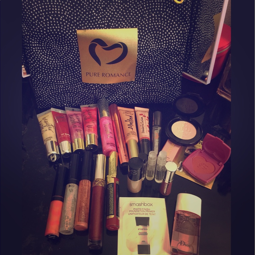 Mixture of beauty products