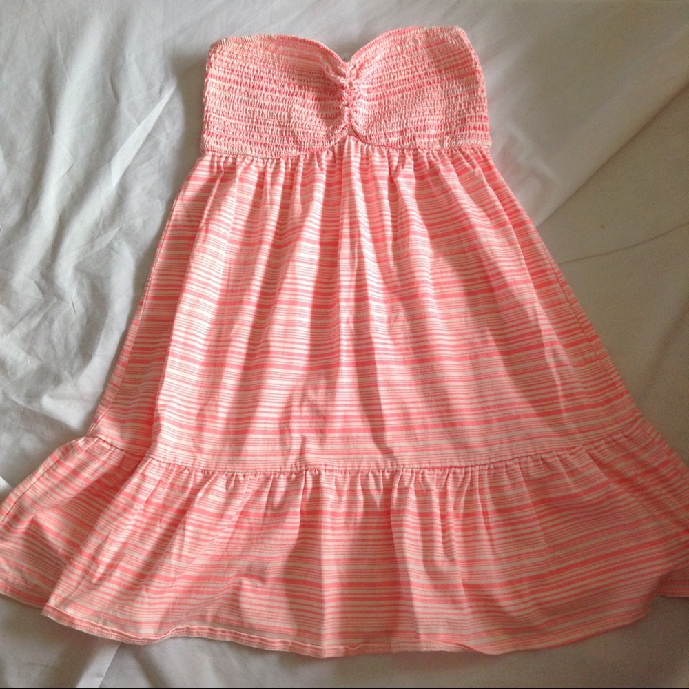 O'neill strapless Babydoll top (medium)