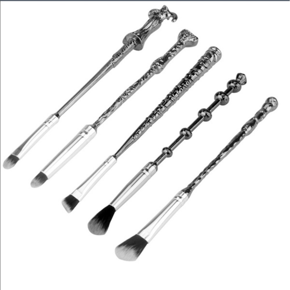Restock! Harry Potter wand makeup brushes - Picture 3 of 5