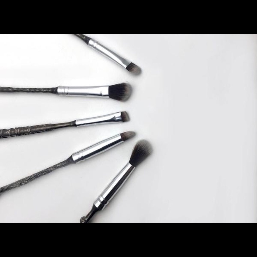 Restock! Harry Potter wand makeup brushes - Picture 4 of 5
