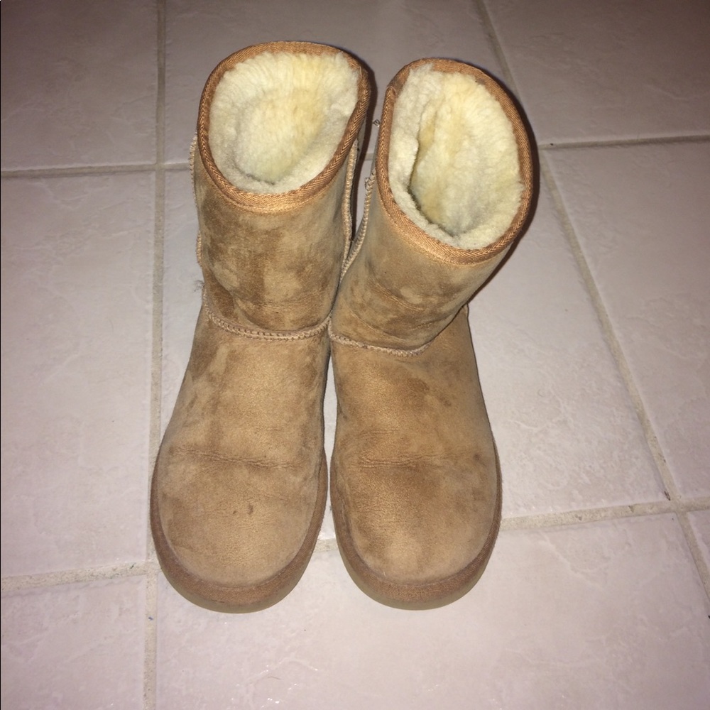 UGG boots classic short