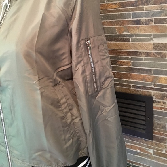 Olive Stripe Banded Bomber Jacket HP 10/7 - Picture 6 of 8