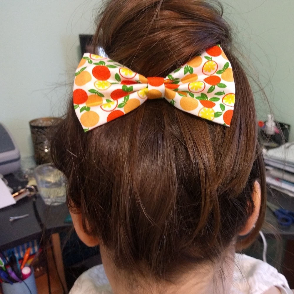 π¨BOGO 50% OFFπ¨ ο₯ Fruit Print Hair Bowsο - Picture 1 of 3