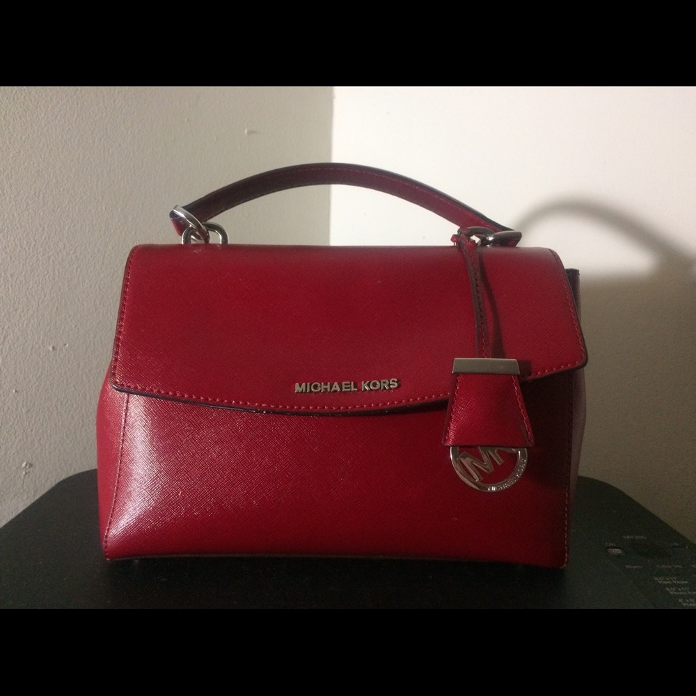 Red micheal kors bag