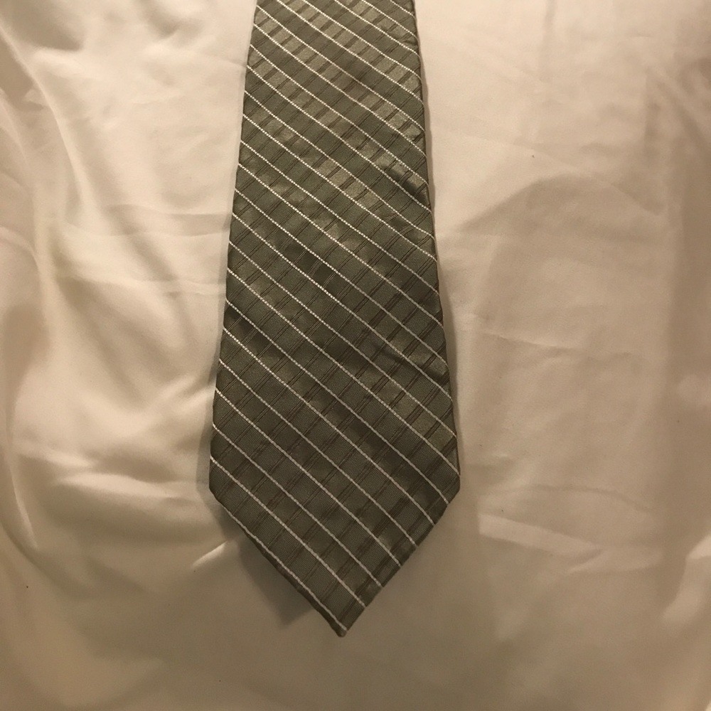 Van Heusen tie