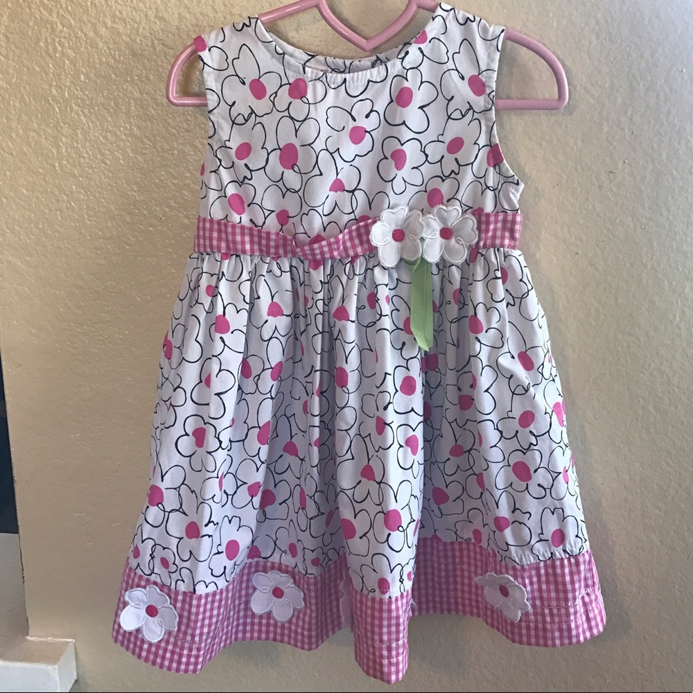 Adorable flower patterned dress.