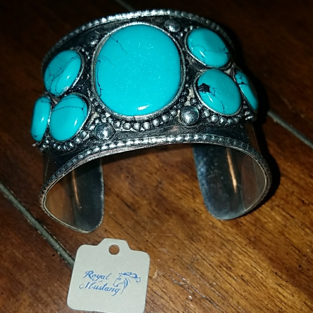 Turquoise cuff bracelet (sold on mercari)