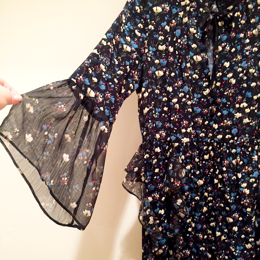 SMALL Zara 3/4 Bell Sleeve Ruffle Dress