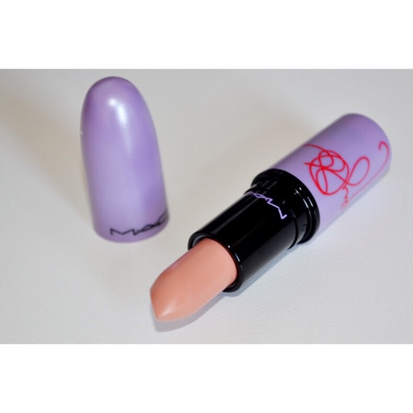 MAC Cosmetics - MAC X KELLY OSBOURNE STRIP POKER LIPSTICK from ! kim's closet on Poshmark MAC X KELLY OSBOURNE STRIP POKER LIPSTICK - 웹
