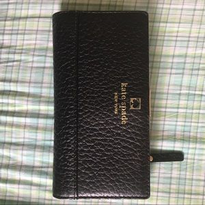 Black leather Kate Spade wallet