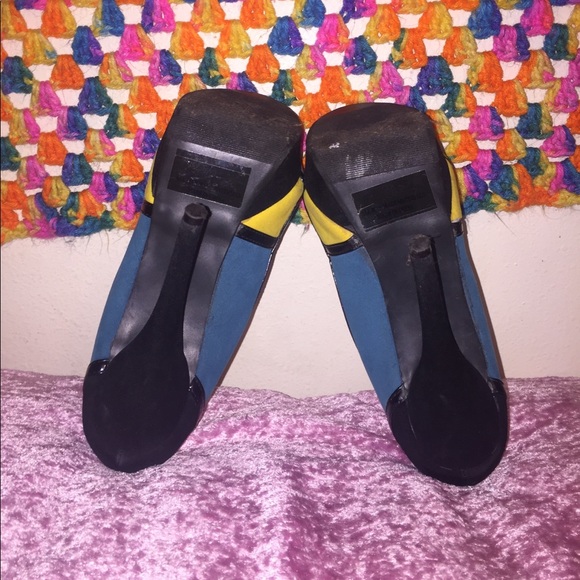 Color-Block Heels - Picture 4 of 5