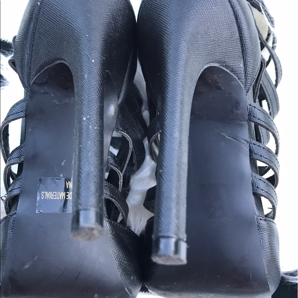 ⚡️Sale⚡️Black Cage Stiletto Booties - Picture 7 of 8