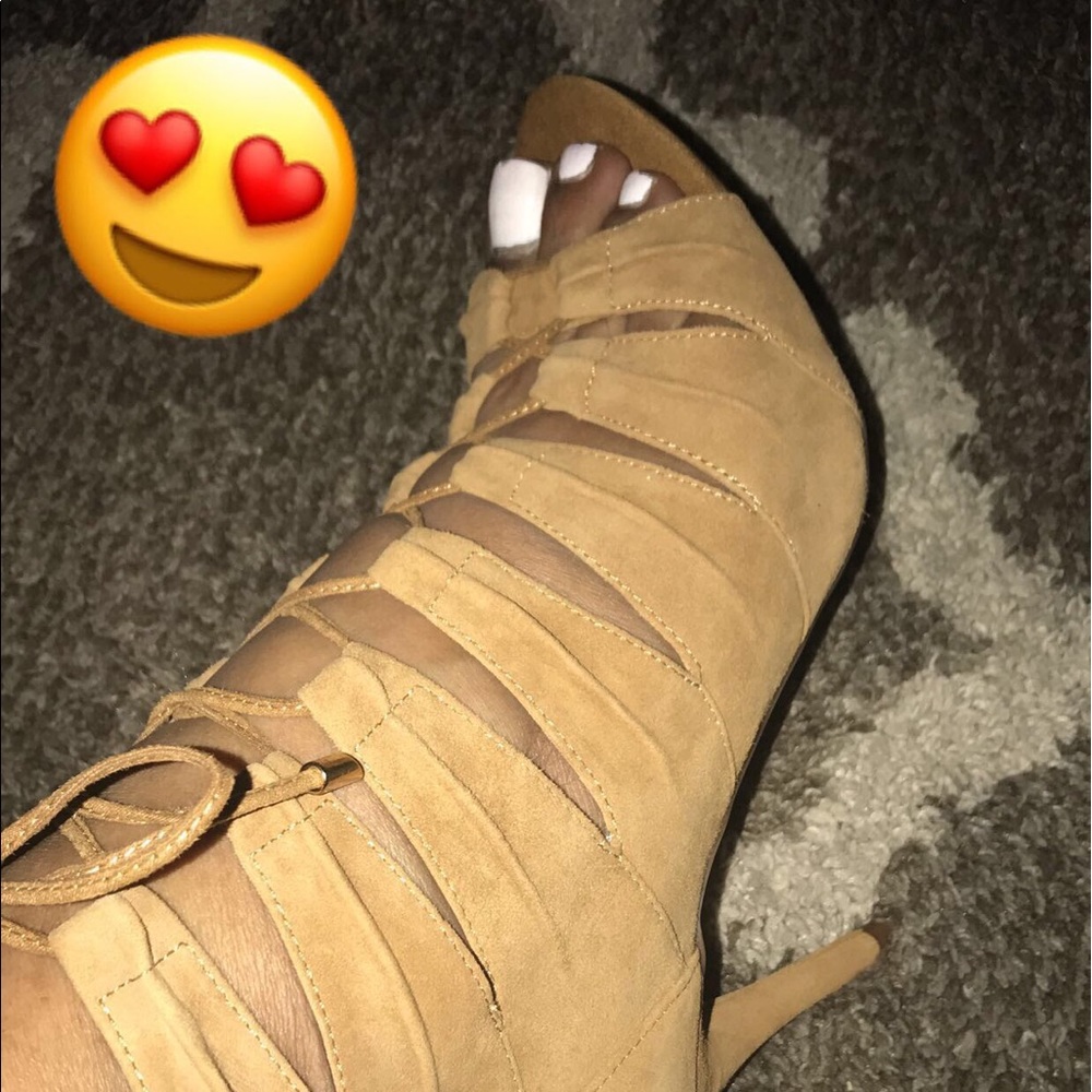 Meet your Posher, Hilda