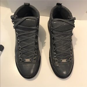 Balenciaga arena hematite grey
