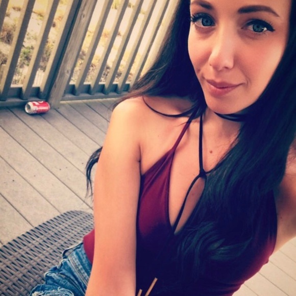 Meet your Posher! - Picture 2 of 7