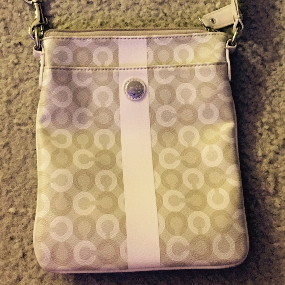 100% AUTHENTIC COACH SATCHEL