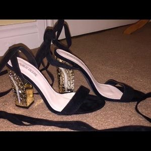 Black velvet Lace-up heels