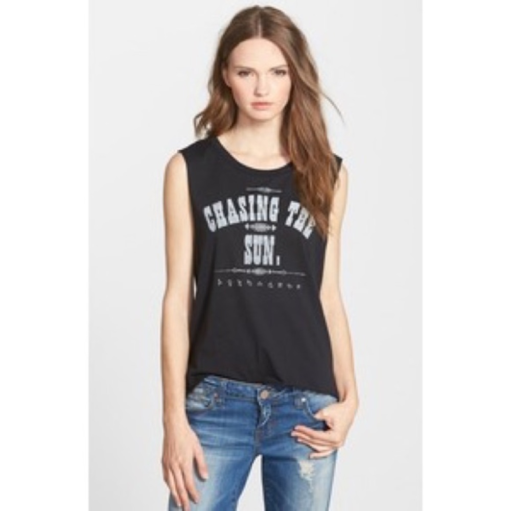 MALIBU NATIVE graphic cut-off crop top!