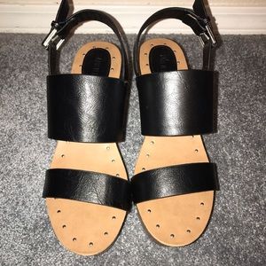 BRAND NEW Forever 21 Platform Sandals
