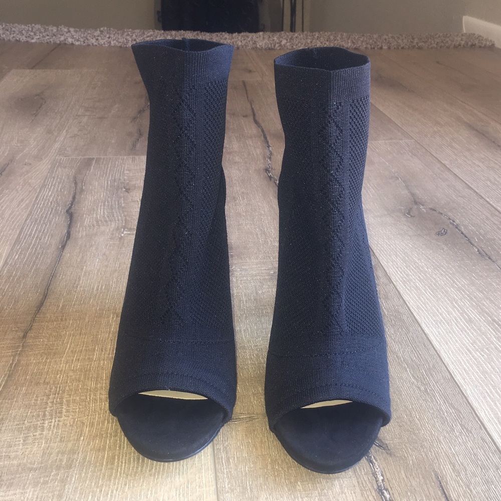 ARIANA Knit Booties
