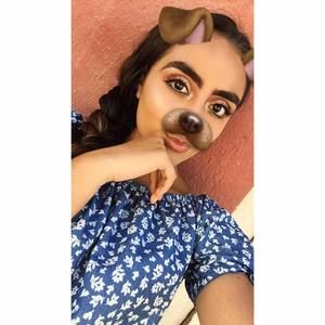 Meet your Posher, Dayana