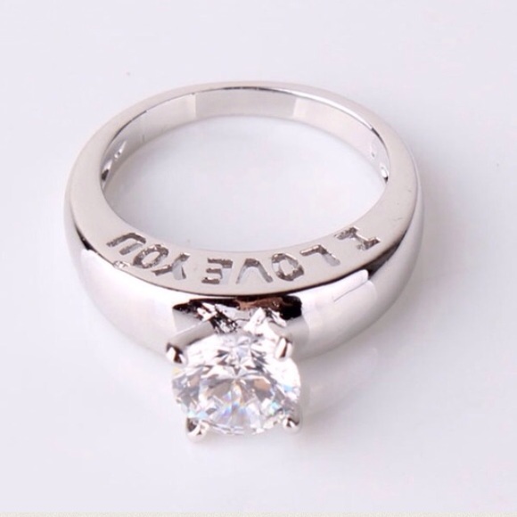 ⛔️REDUCED ⛔️ "I LOVE YOU" Cubic Zircon Ring - Picture 2 of 4