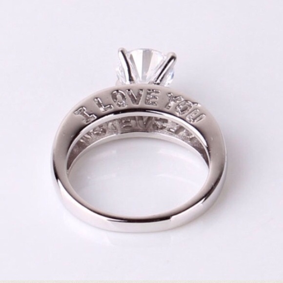 ⛔️REDUCED ⛔️ "I LOVE YOU" Cubic Zircon Ring - Picture 3 of 4