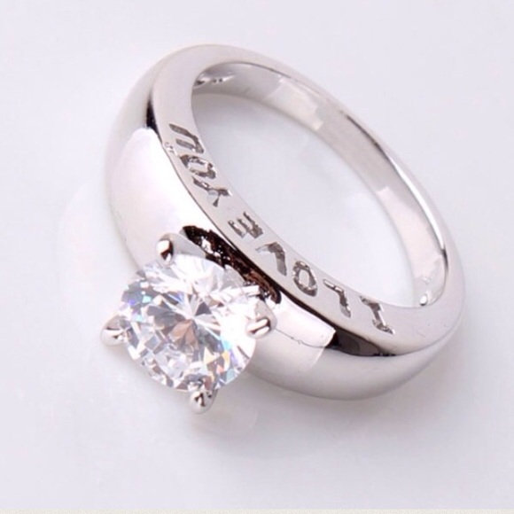 ⛔️REDUCED ⛔️ "I LOVE YOU" Cubic Zircon Ring - Picture 4 of 4