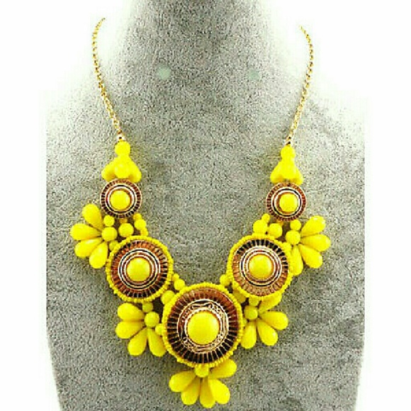 Jewelry - NEW! Retro Yellow Bib Statement Chunky Necklace