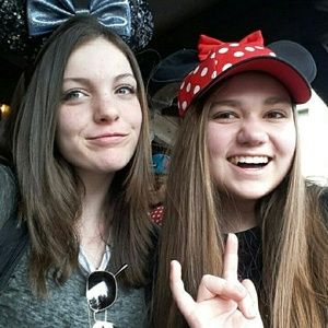 Meet your Posher, Nickelle