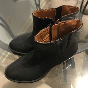 Nine West Black booties DONATED