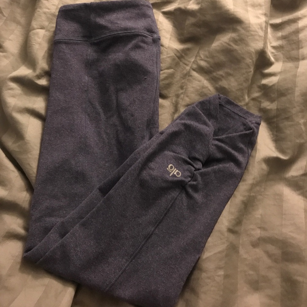 Alo yoga crops!