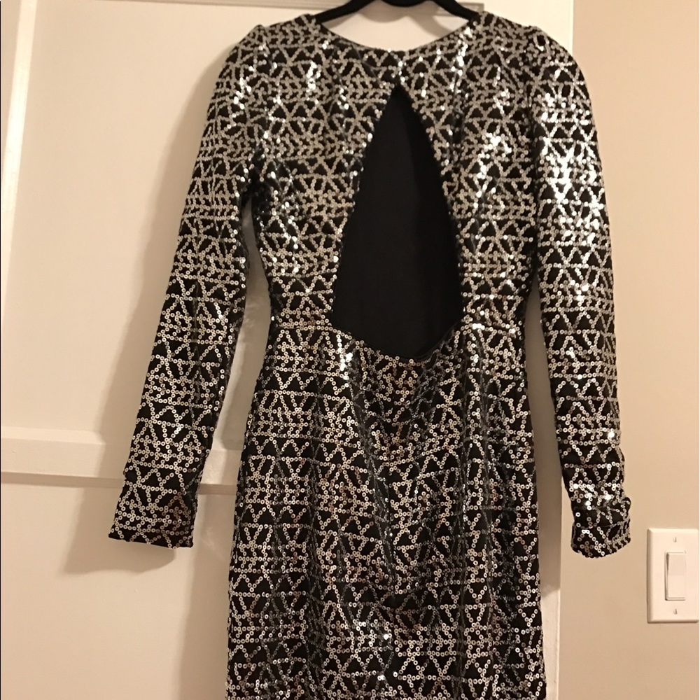 Too small - Picture 2 of 2