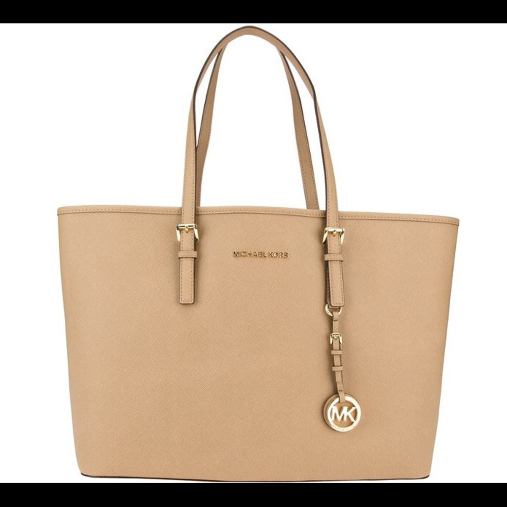 ✨Micheal Kors Purse✨