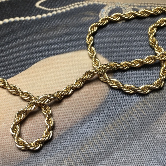 98 off Vintage Jewelry Vintage American Showcase Gold Tone Necklace