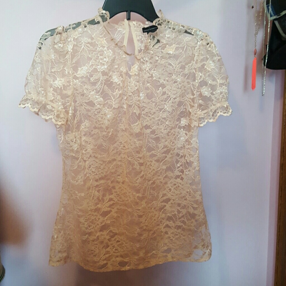 FINAL PRICE DROP Beautiful lace top