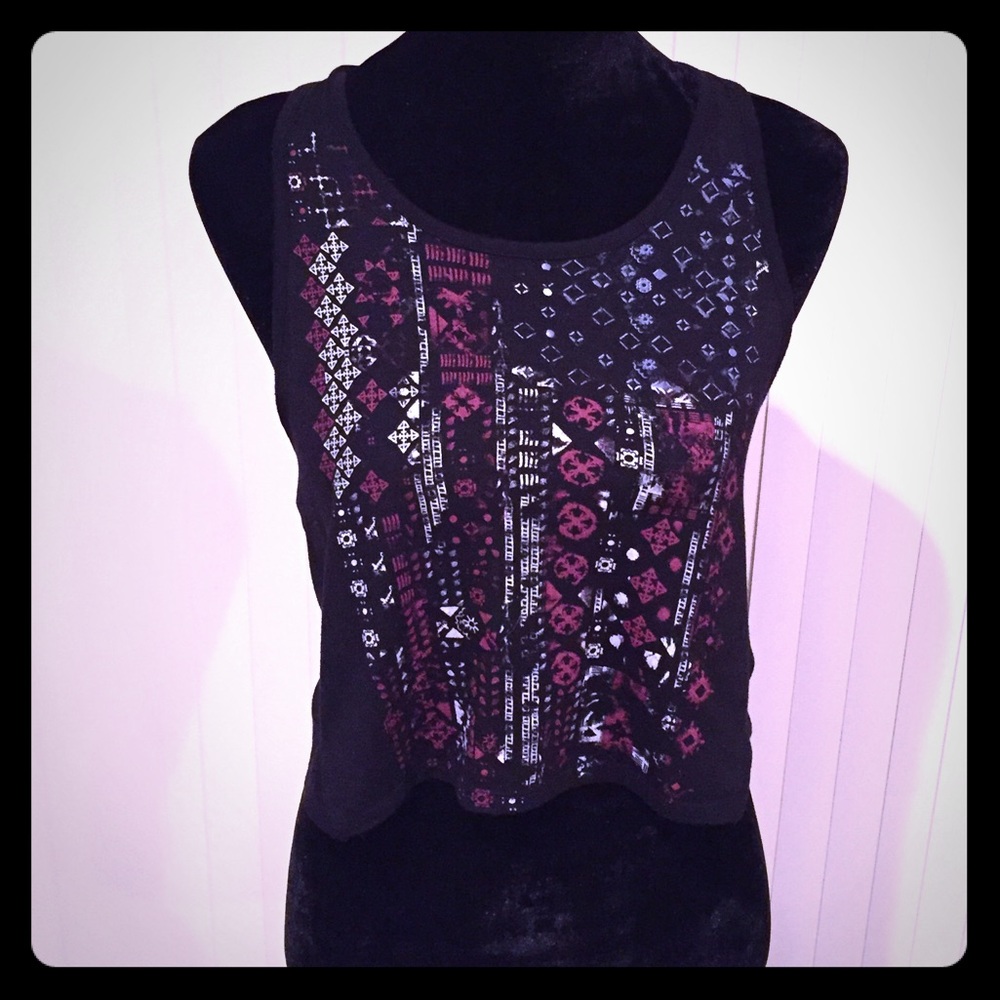 Woman's Mudd crop tank top