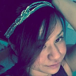 Sparkly Silver Beaded Headpiece w/ Twist.Size:OS.