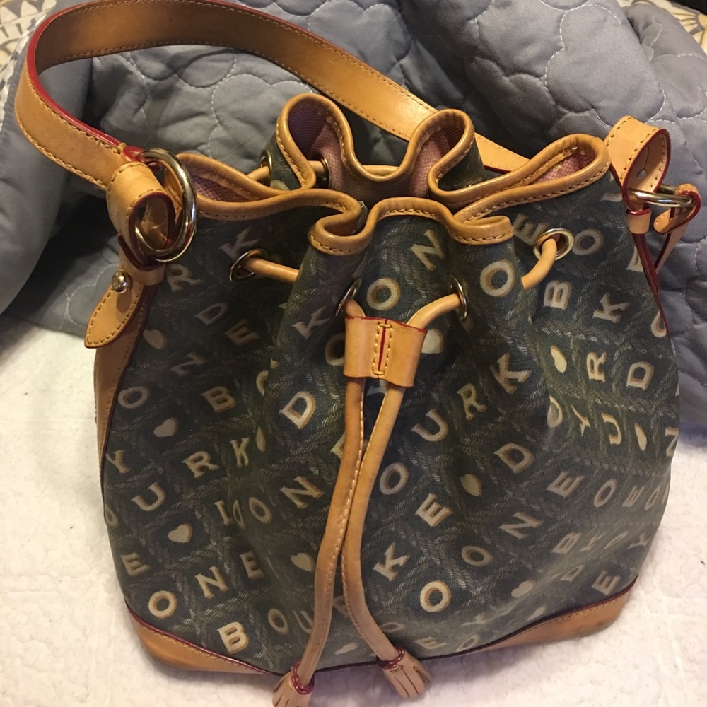 Dooney & Bourke bag