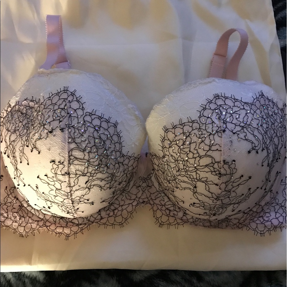 NWOT Victoria's Secret Dream Angels Bra
