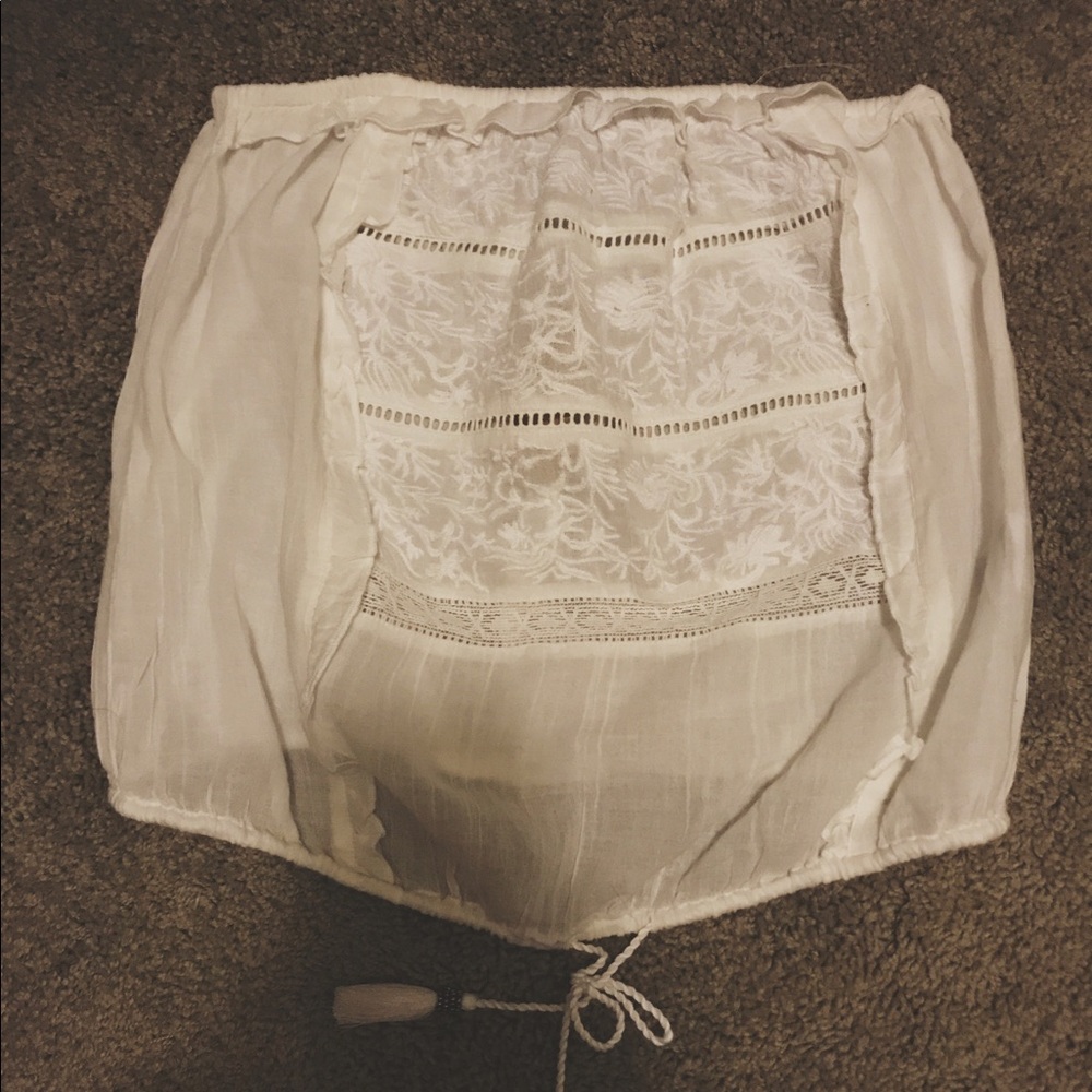 NWT American Eagle Embroidered Crop Top- M