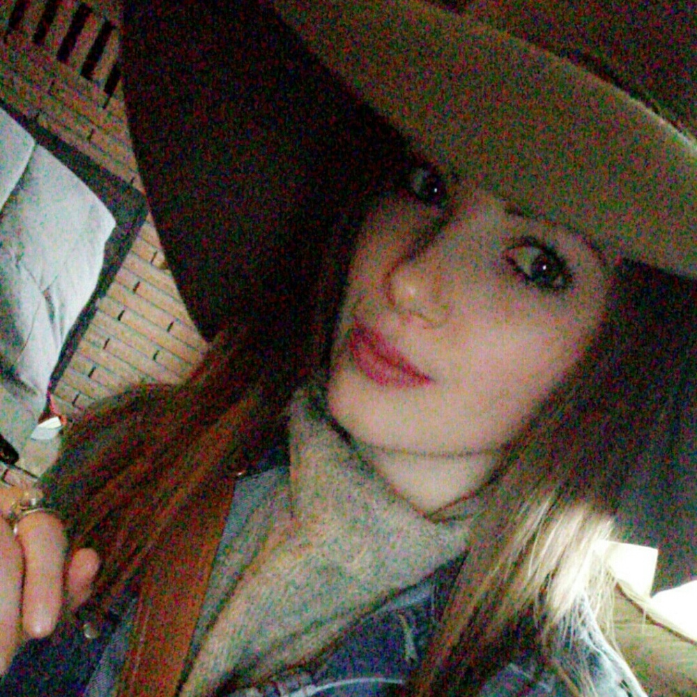 Meet your Posher, Emily