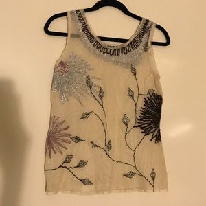 Anthroplogie floral details shirt