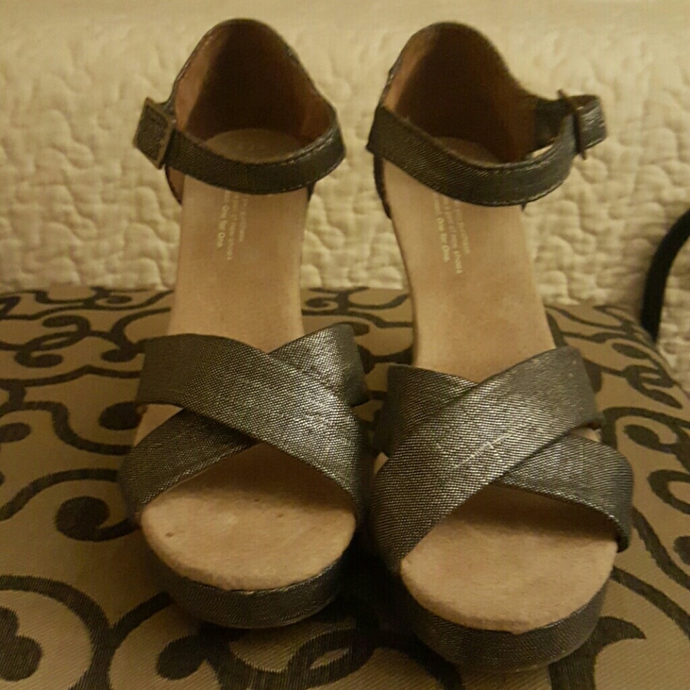 Toms Wedges (new w/o tags)