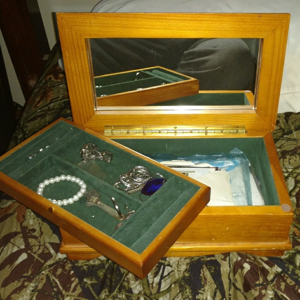Wooden jewellery box*jewelry not included*