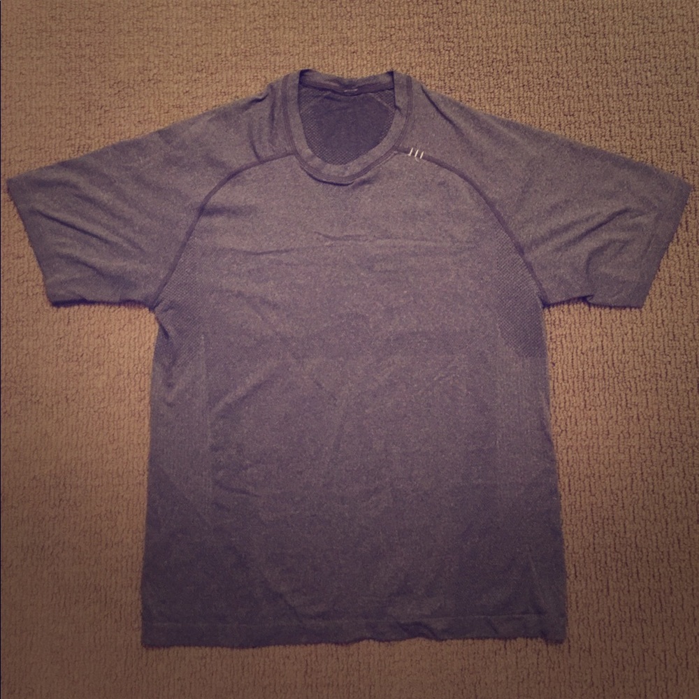 Lululemon athletica workout shirt