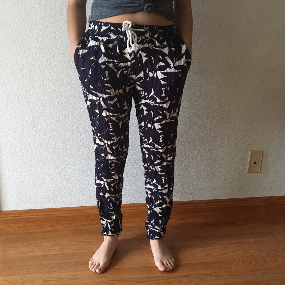 ROXY Blue leaves beach pants 🌊