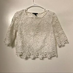 Fl21 fowery lace crop top w/ see-through backside
