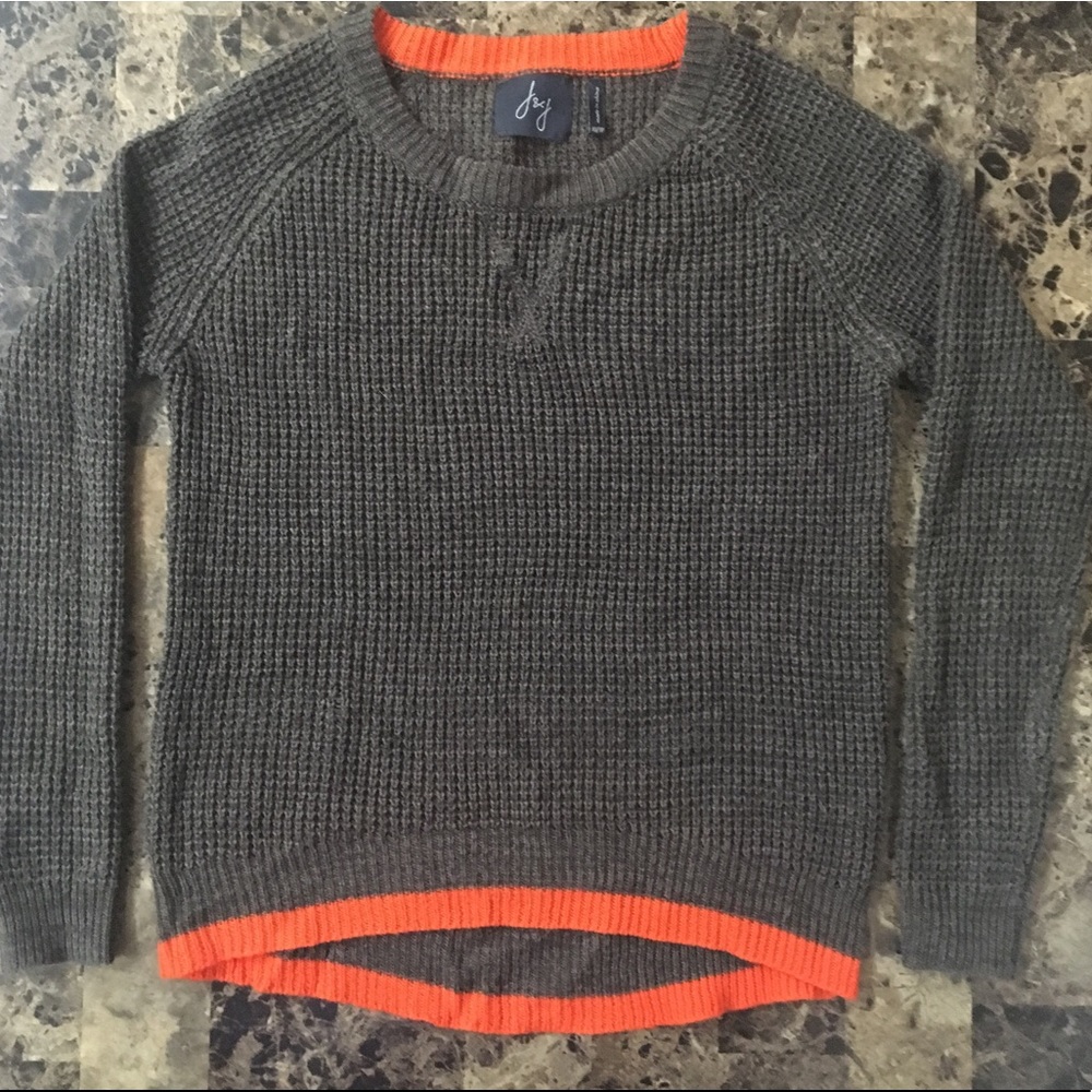Hi-l0  beAuTifUl GrEy RiBbEd t0p wiTh oRaNge tRiM